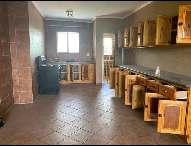 2 BEDROOM APARTMENT FOR SALE IN PRETORIA GARDENS